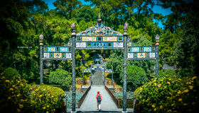 Hue-Phong canh-Street-Walk